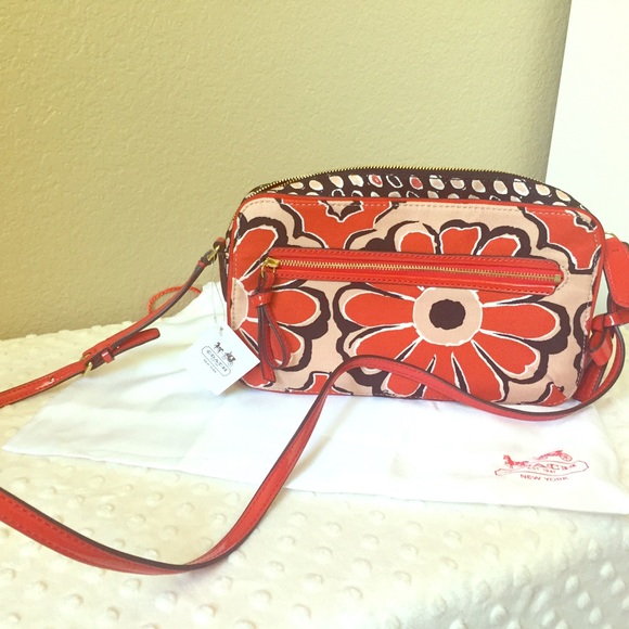Brand New Coach poppy floral crossbody bag
