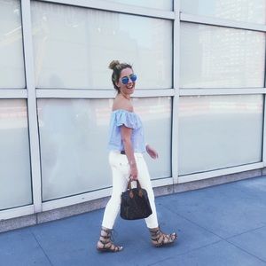 Meet your Posher, Elizabeth