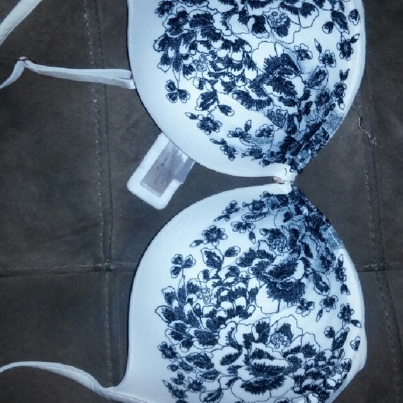 Vs bra trade or. Sell