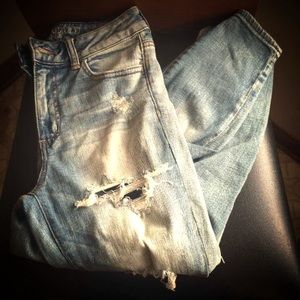 American eagle, size 6, cropped jeans! 😍