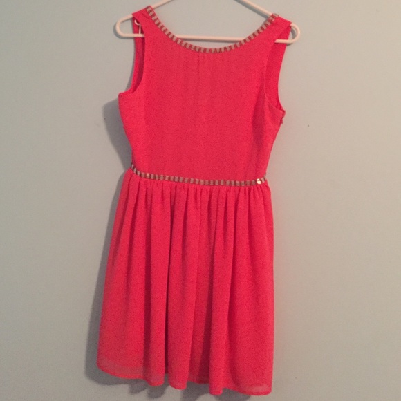 Coral dress 💝 - Picture 1 of 3