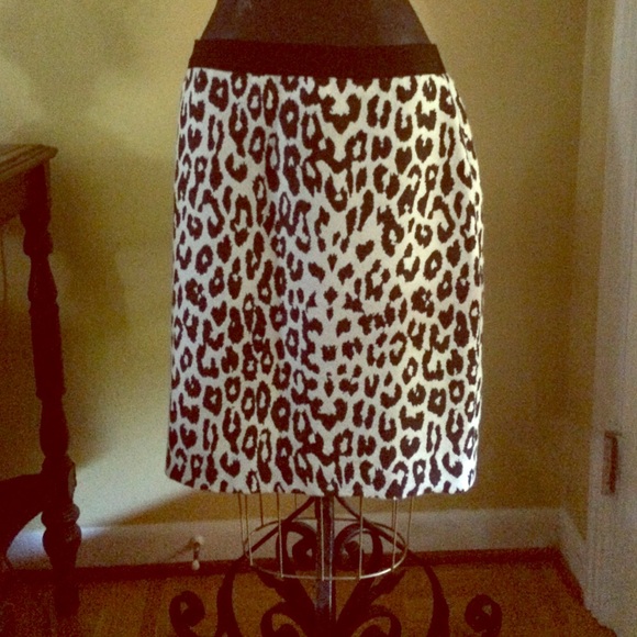 BNWT ANN TAYLOR WOOL SKIRT 8P
