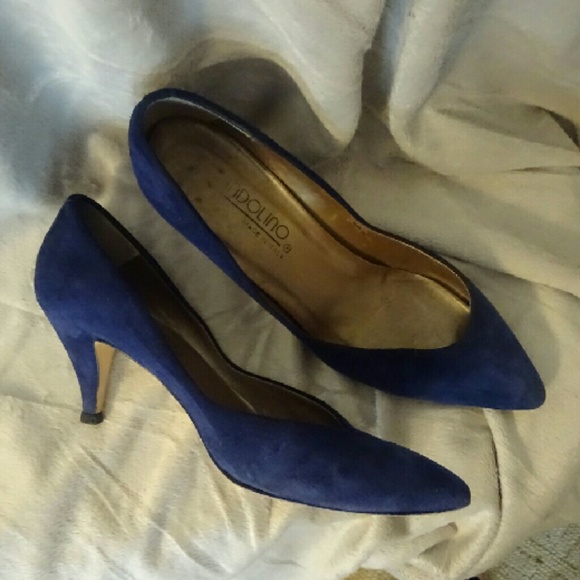 Bandolino Suede Pumps