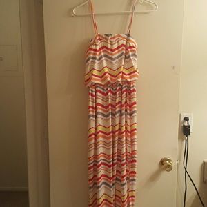 Zigzag print, strapless maxi