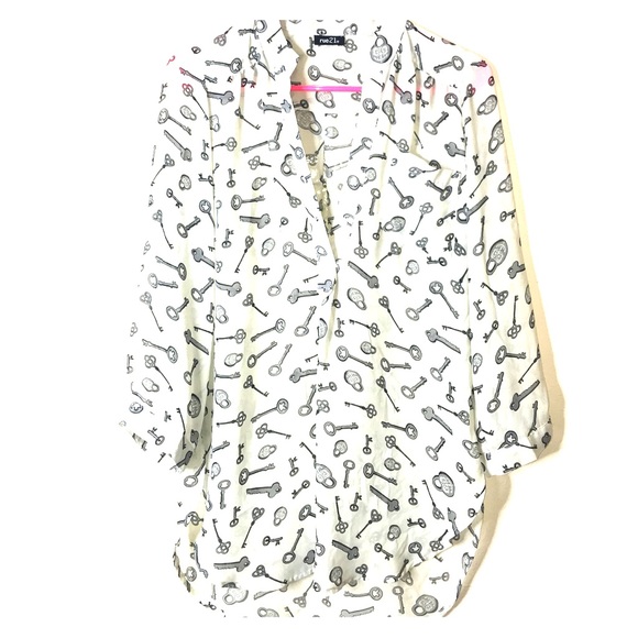 ✨ 3/4 Sleeve Lock & Key Blouse ✨