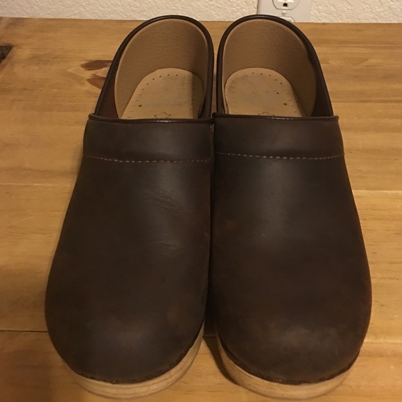 Dansko 38 woman's shoes