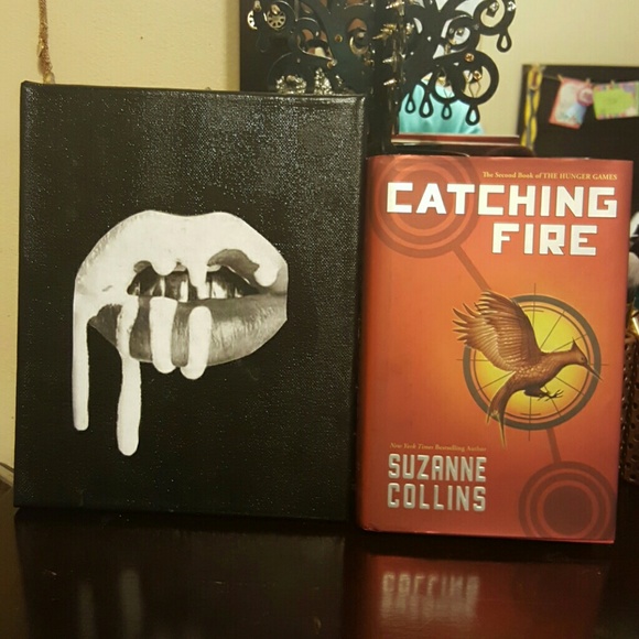 Kylie Jenner Cosmetics Logo - Picture 4 of 4