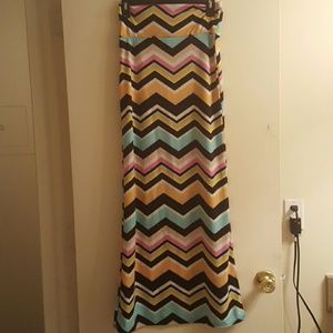 Zigzag print maxi skirt brand new *never warn*