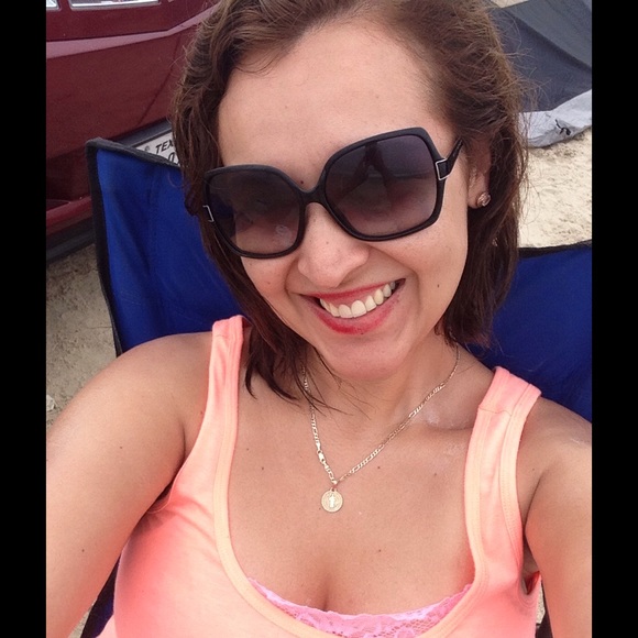 Meet your Posher, Mayda - Picture 1 of 1