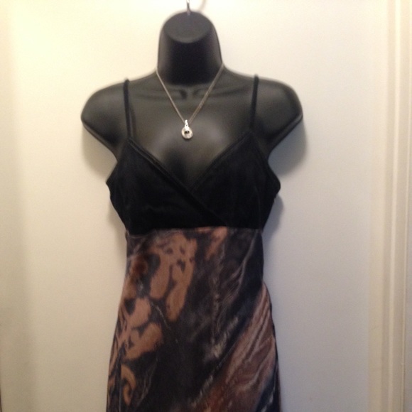 Dress - Picture 2 of 3