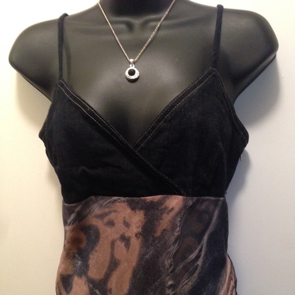 Dress - Picture 3 of 3