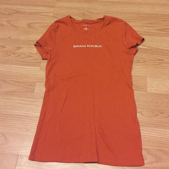 Banana republic orange t shirt
