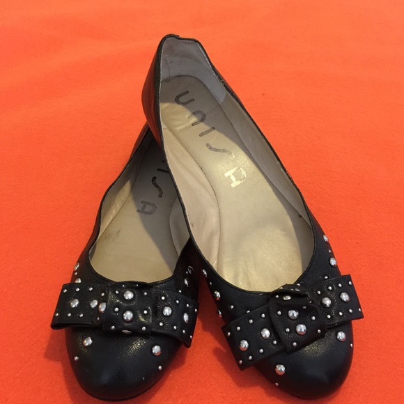 UNISA black shoes