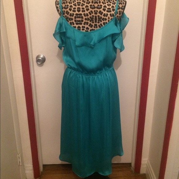 GREEN DRESS - Picture 3 of 3