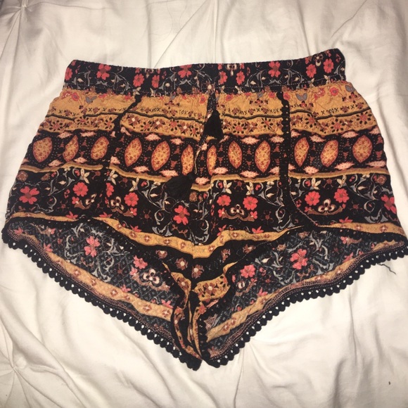urban outfitters patterned festival shorts