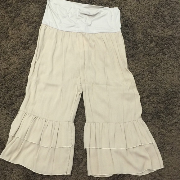 Taupe Ruffle Capris - Picture 2 of 2