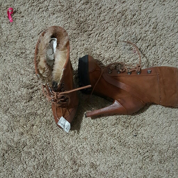 High heel boots - Picture 1 of 3