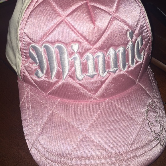 Pink Minnie hat from DISNEY 💘🏰👑