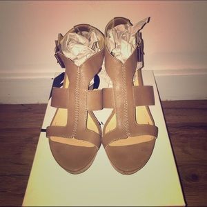 🍃Like New!!🍃Nine West Coffee cork wedges