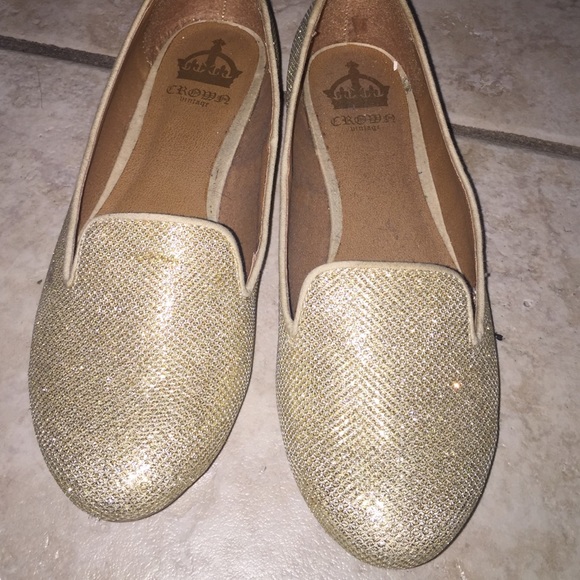 ✨Golden sparkle shoes✨