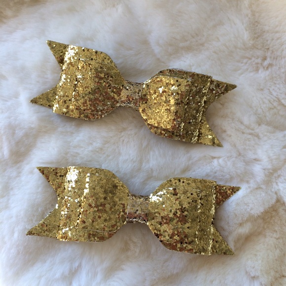 Pale Gold glitter bow hair clip - Picture 2 of 3