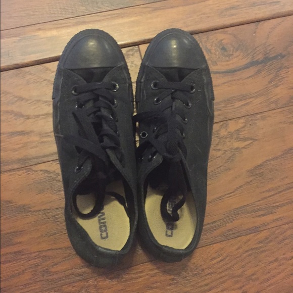 All black low top Converse - Picture 1 of 3