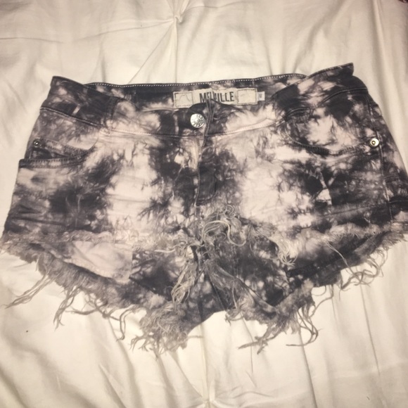 Brandy Melville stretchy acid wash shorts