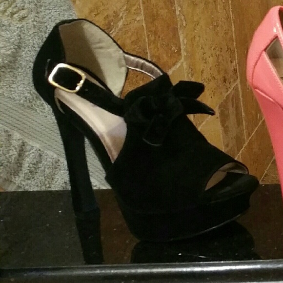 Shoes - Picture 2 of 2