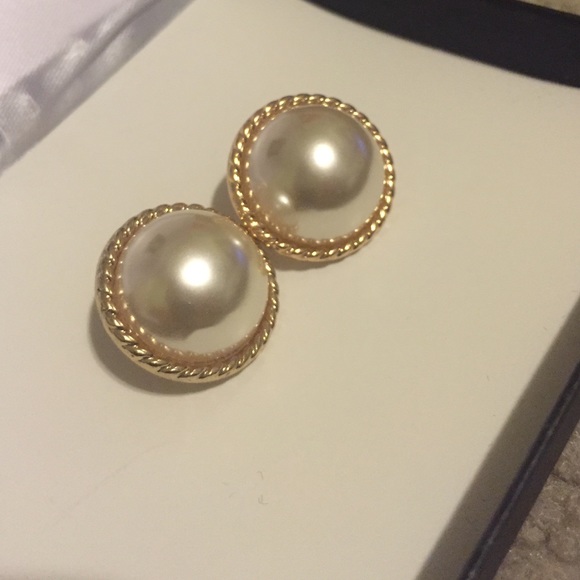 Pearl Stud Earrings - Picture 1 of 1