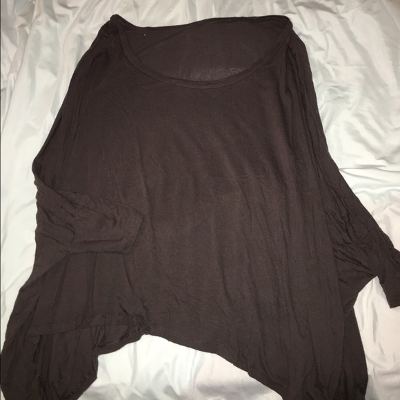 Grey flowy tee with elbow length sleeves