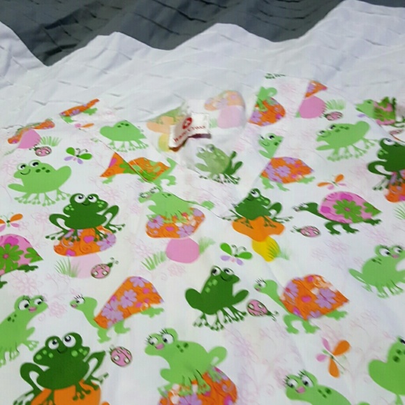 Scrub top - Picture 1 of 1