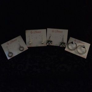 Set of 4 pairs of earrings