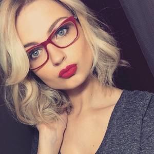 Meet your Posher, Julie