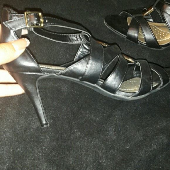 High heels - Picture 3 of 4