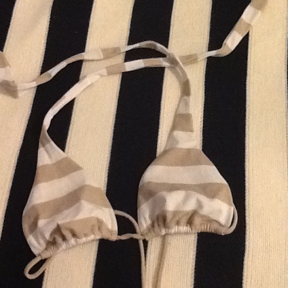 Victoria's Secret bikini top - Picture 1 of 3