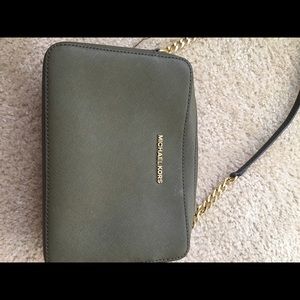 Olive Michael Kors cross body bag