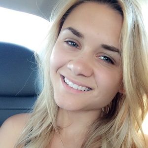 Meet your Posher, Becca