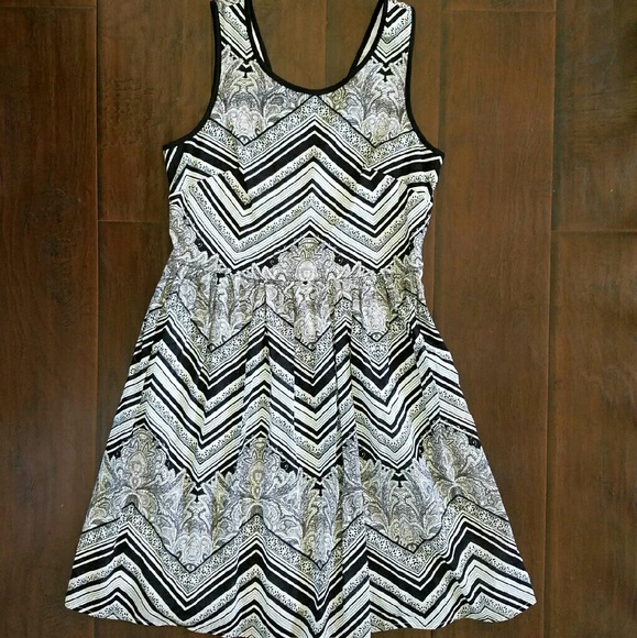 Dress by Bailey Blue - Picture 2 of 3