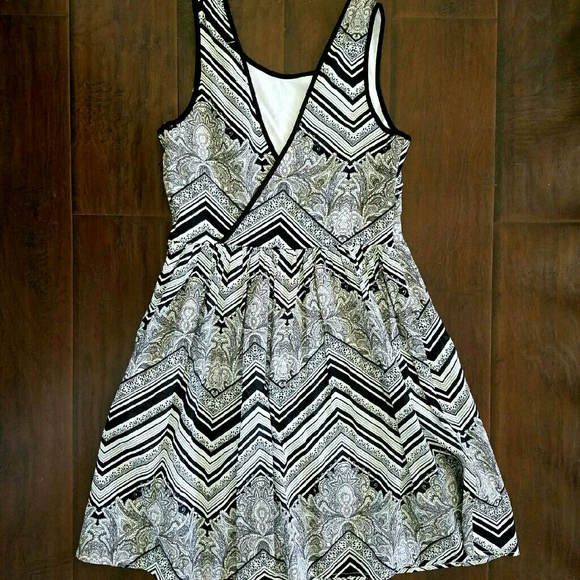 Dress by Bailey Blue - Picture 3 of 3