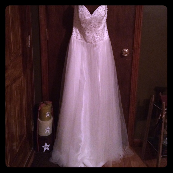 Wedding dress