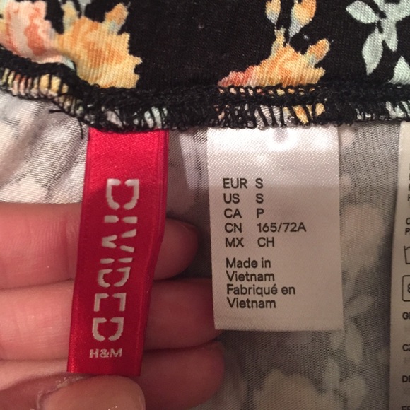 Shorts - Picture 3 of 3