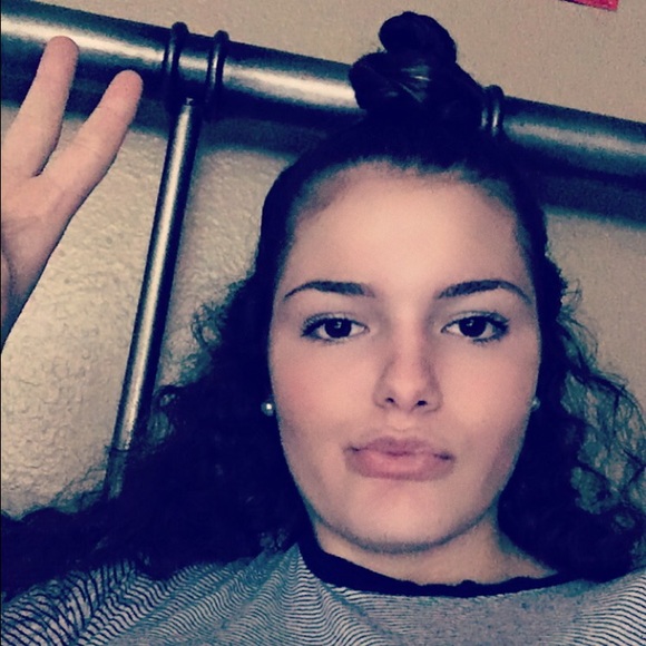 Meet your Posher, Carleigh - Picture 1 of 1