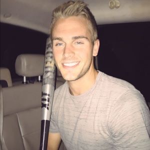 Meet your Posher, Dustin