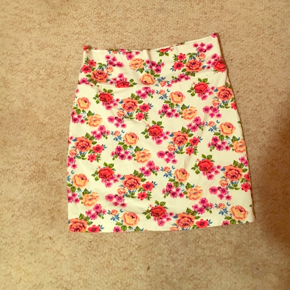 Floral high waist mini skirt