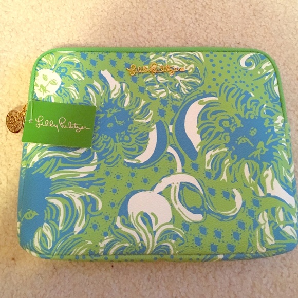 Lilly Pulitzer "tech clutch"