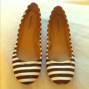 Mossimo black/white flats w/ red stripe.
