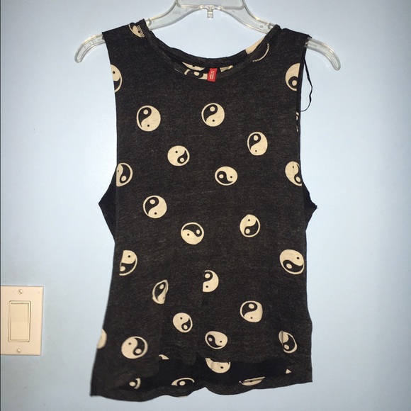 Ying yang muscle tee
