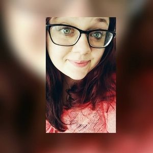 Meet your Posher, Hayley