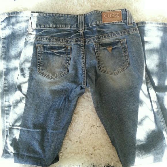 Guess Jeans - Picture 2 of 3