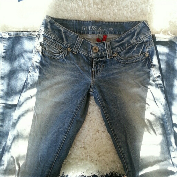 Guess Jeans - Picture 3 of 3